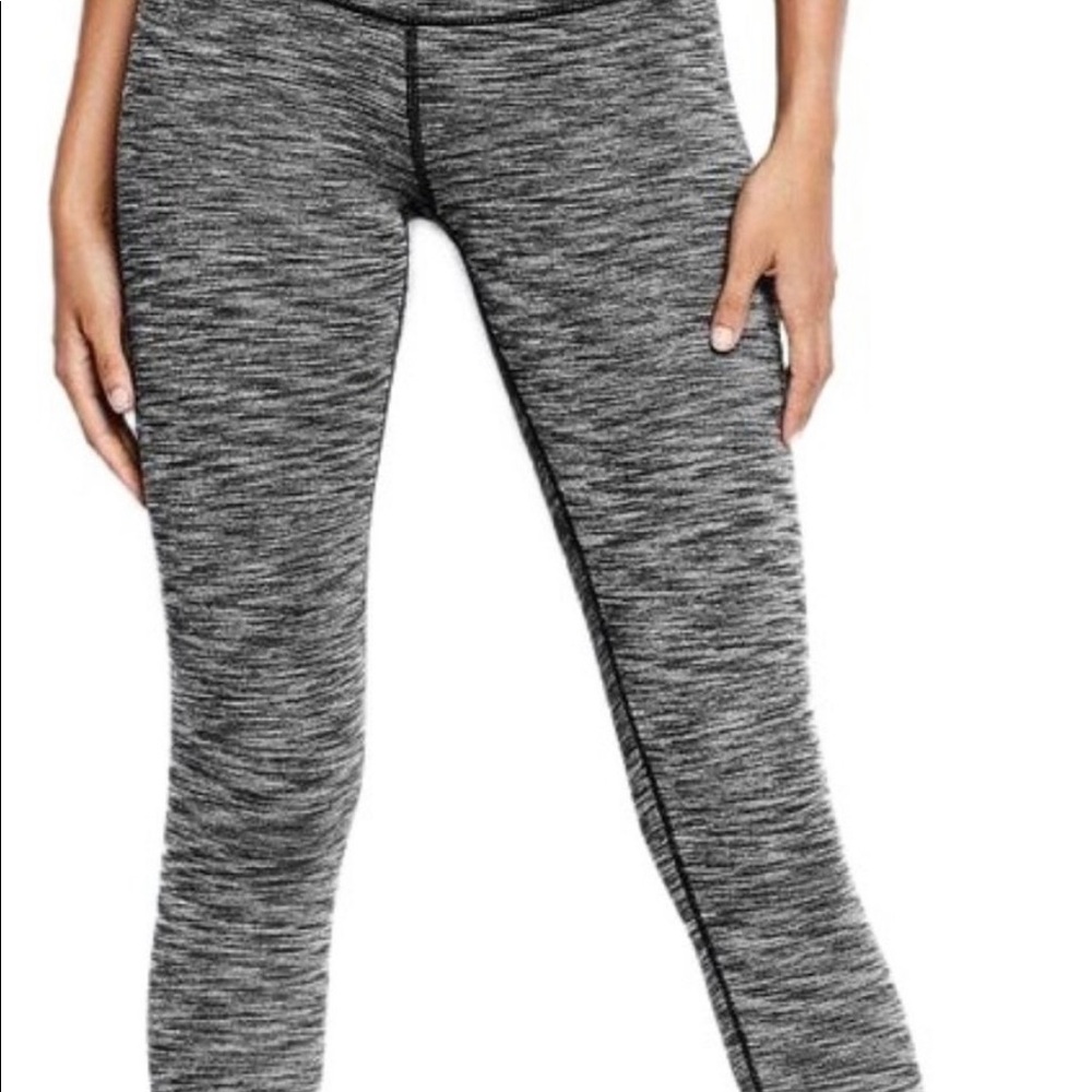 Victoria’s Secret knockout leggings